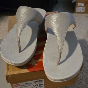 Women's Fitflop Pale Gold Shimmer Sandals Sz 9M